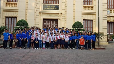Chi đoàn Trường MN Ngọc Thụy tham gia buổi “Tham quan học tập tại Bảo tàng lịch sử Quốc gia” do Đoàn thanh niên Phường Ngọc Thụy tổ chức.